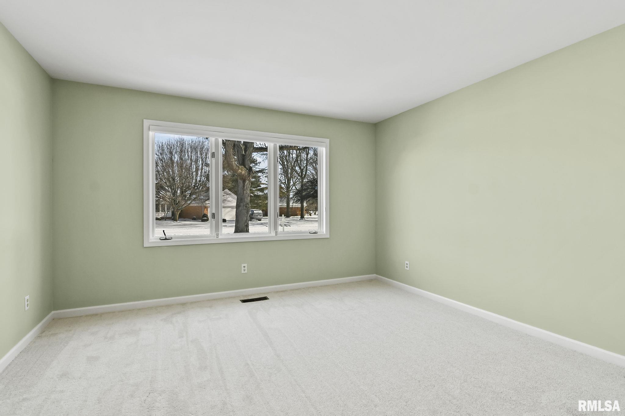 2 Turnberry Place Springfield, IL 62704 - Photo 20 of 34