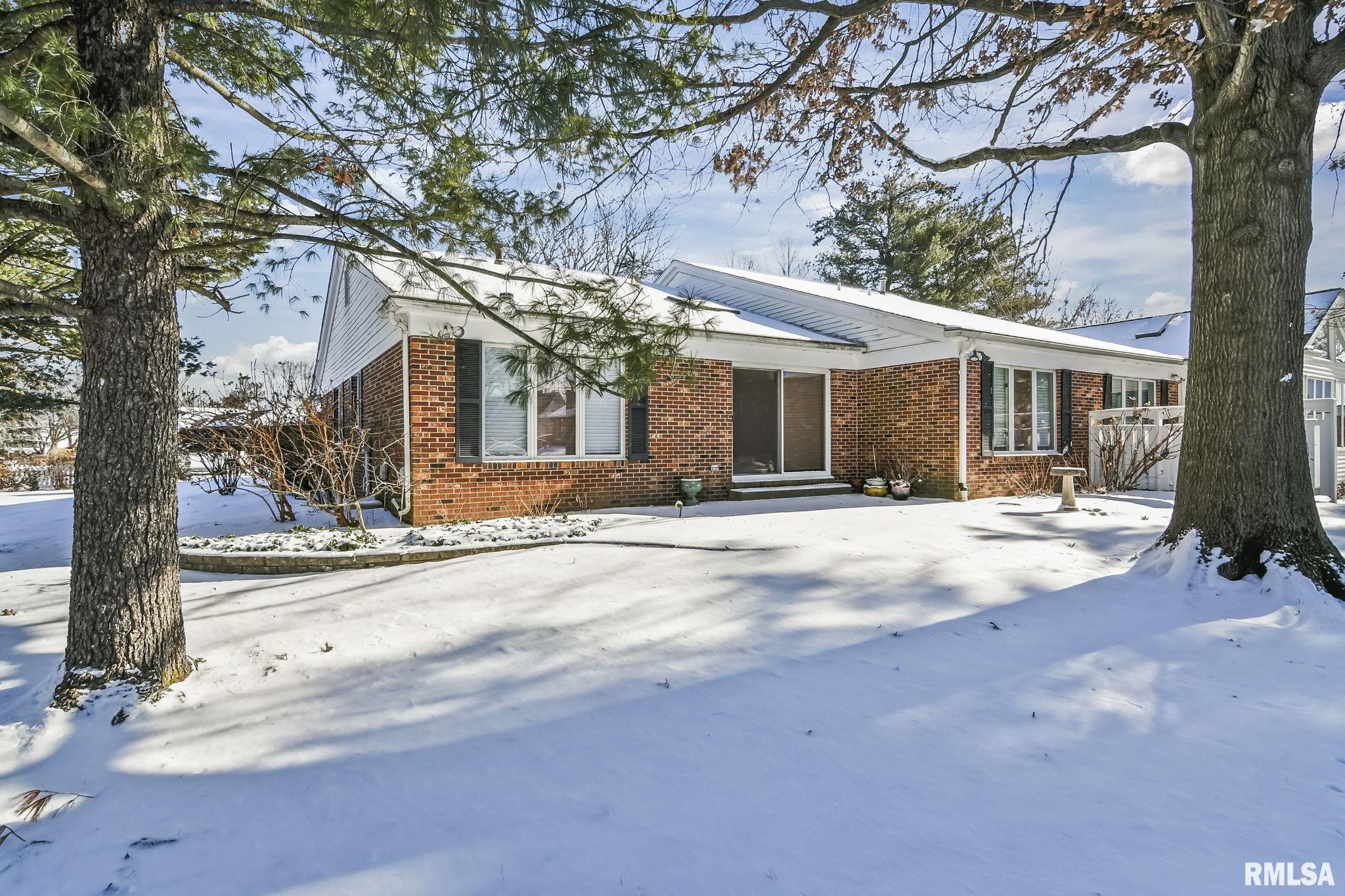 2 Turnberry Place Springfield, IL 62704 - Photo 2 of 34