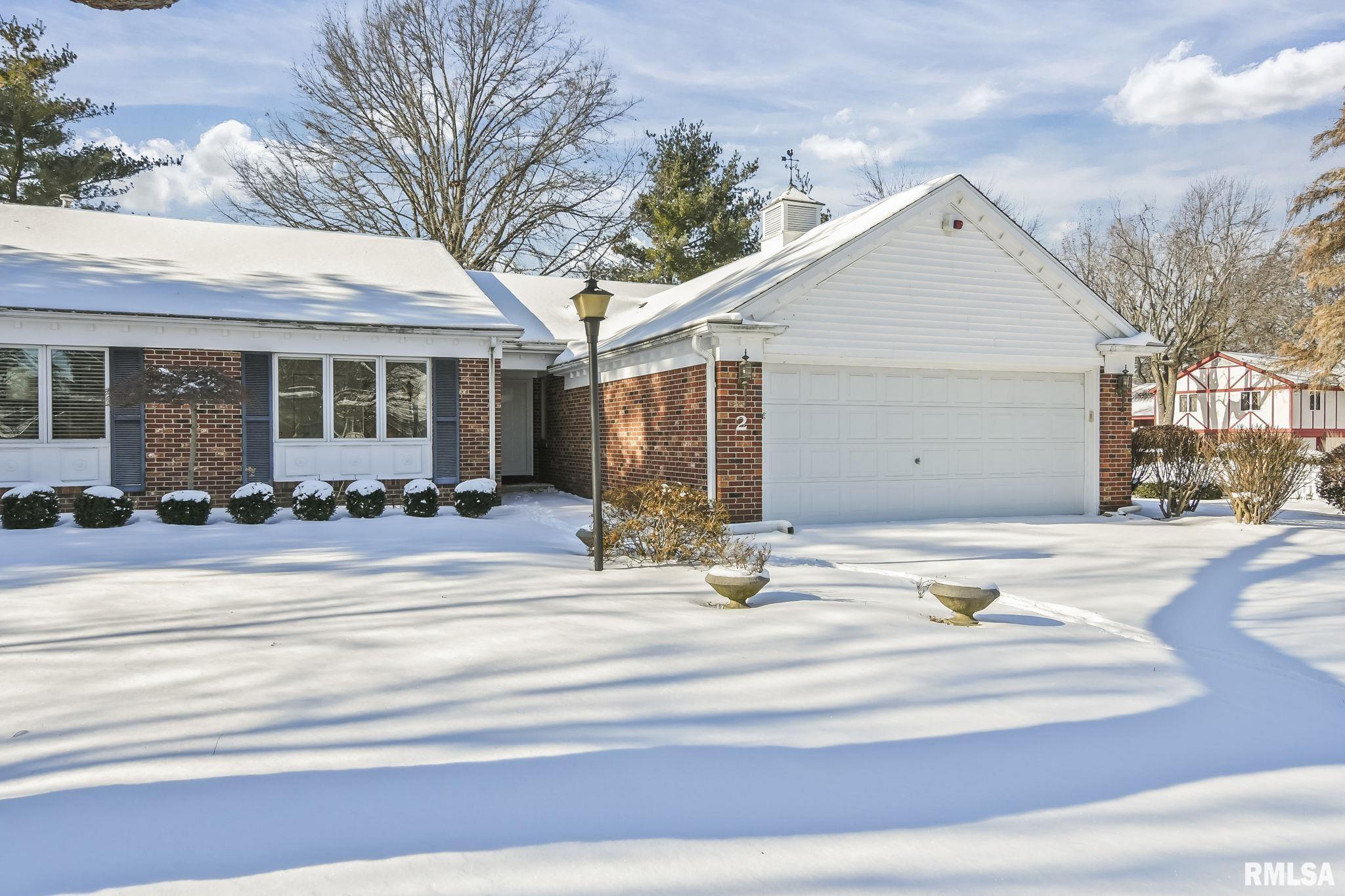 2 Turnberry Place Springfield, IL 62704 - Photo 3 of 34