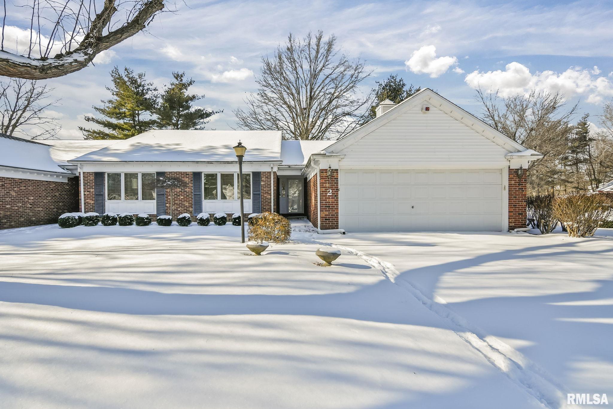 2 Turnberry Place Springfield, IL 62704 - Photo 4 of 34
