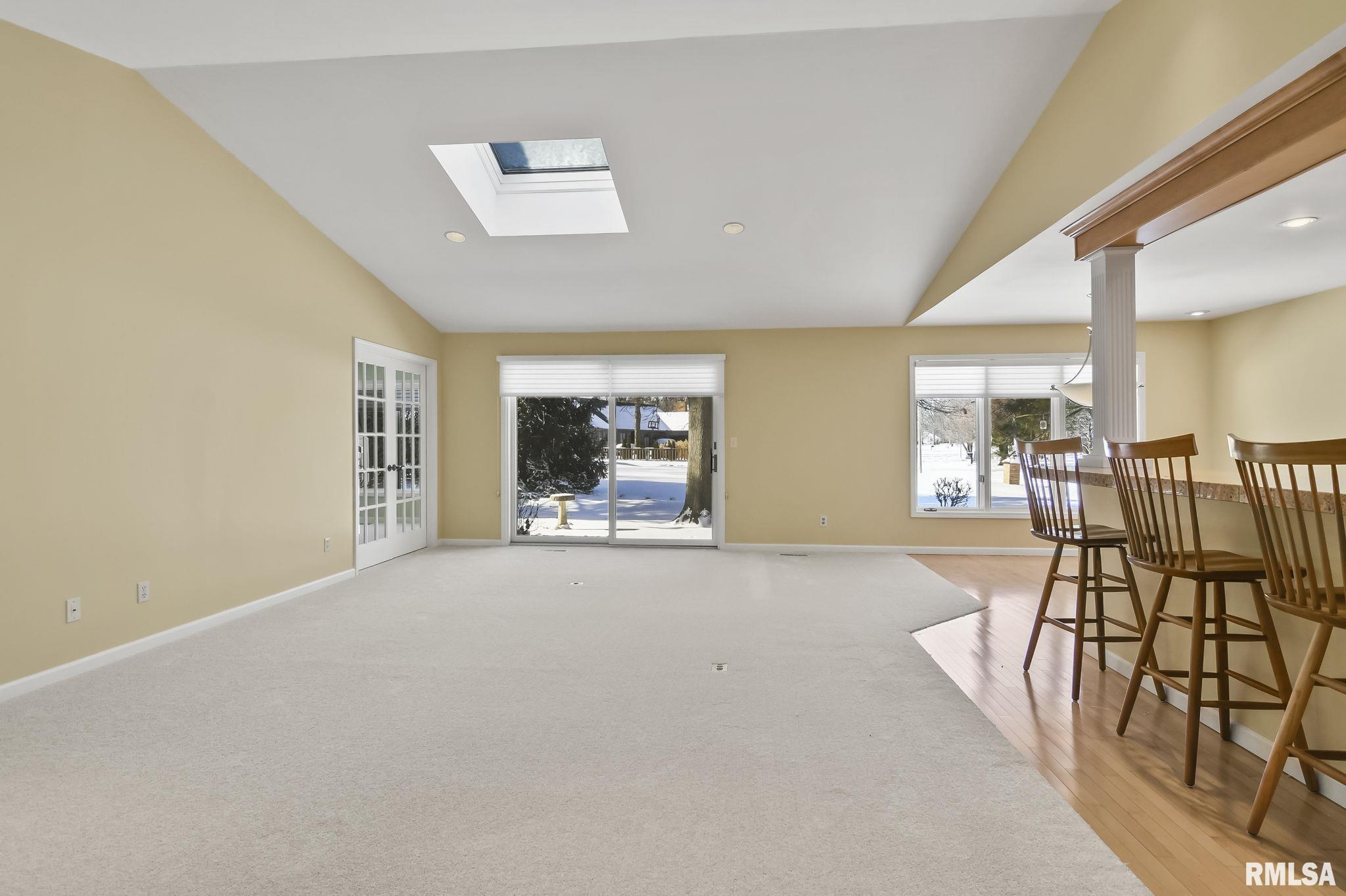 2 Turnberry Place Springfield, IL 62704 - Photo 8 of 34