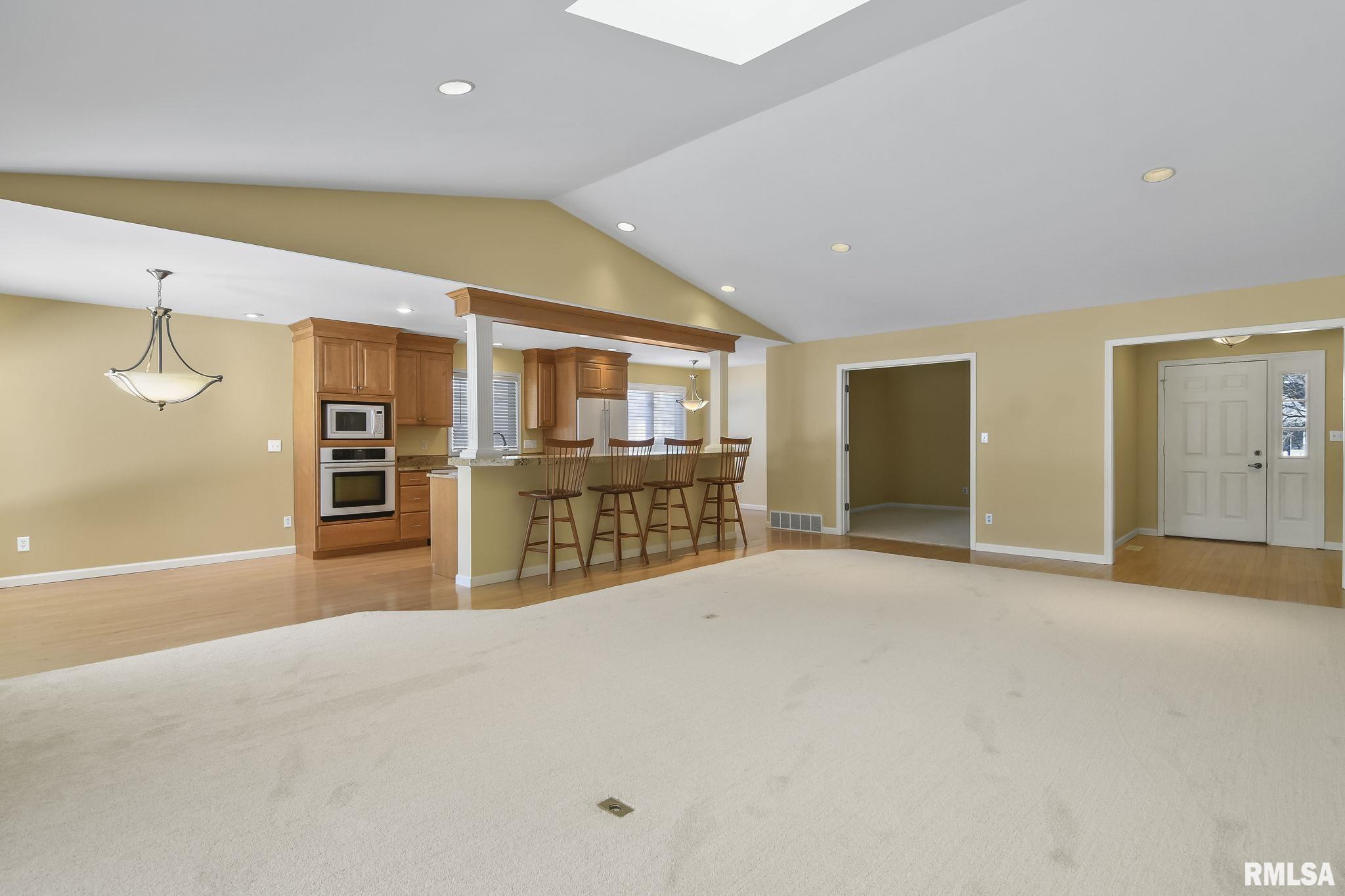 2 Turnberry Place Springfield, IL 62704 - Photo 9 of 34