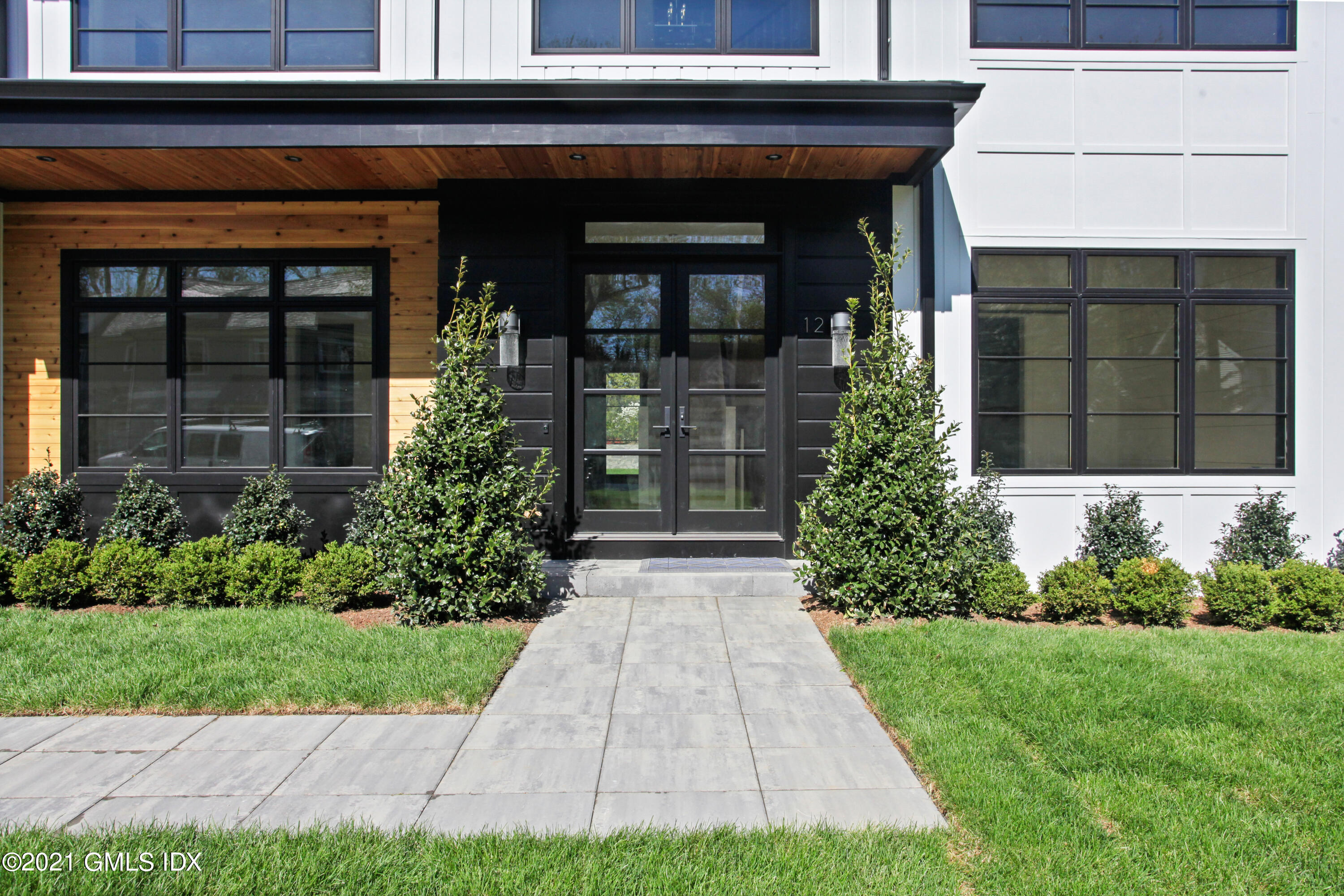 12 Dialstone Lane Riverside, CT 06878 - Photo 4 of 66 a front view of a house