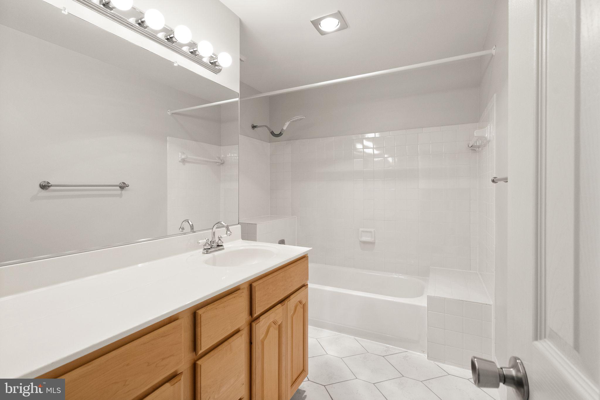 2510 Freetown Drive Reston, VA 20191 - Photo 33 of 50 Upper level hall bathroom