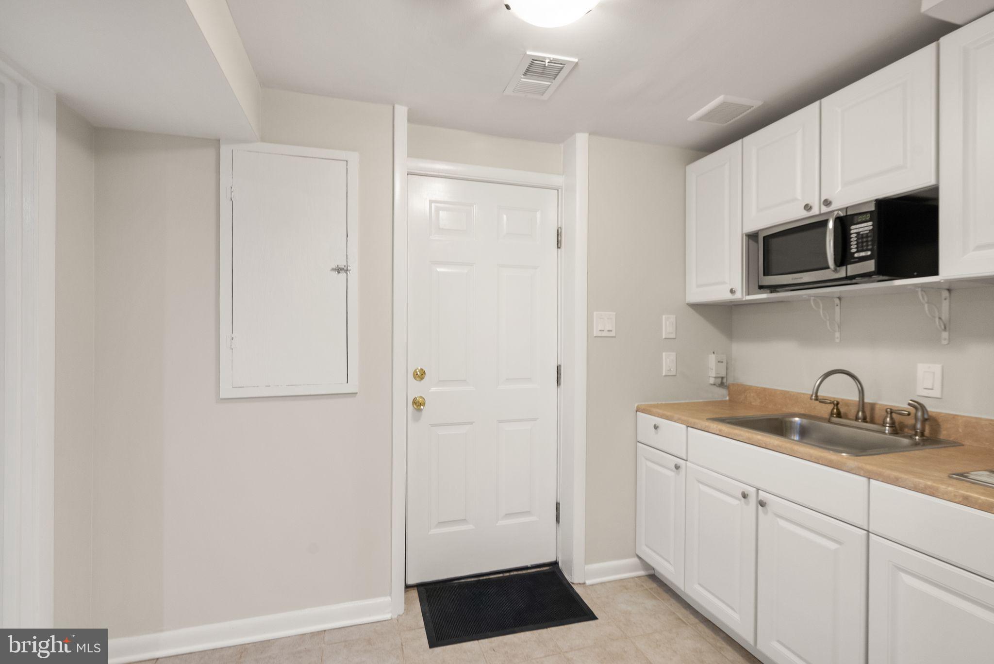 2510 Freetown Drive Reston, VA 20191 - Photo 35 of 50 Kitchenette adjacent to lower level bedroom suite