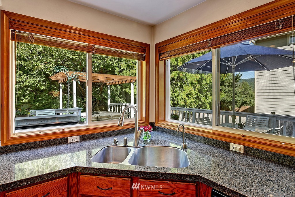 5210 Northeast 16th Street Renton, WA 98059 - Photo 8 of 25