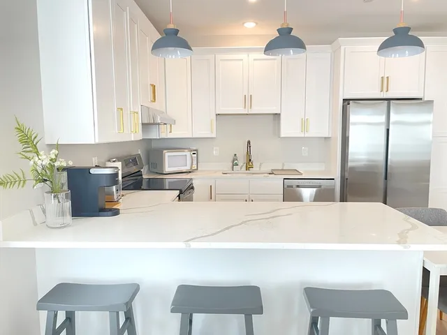 $3,400 | 53 1/2 Harvard Street, Unit 2, Boston, MA 02124