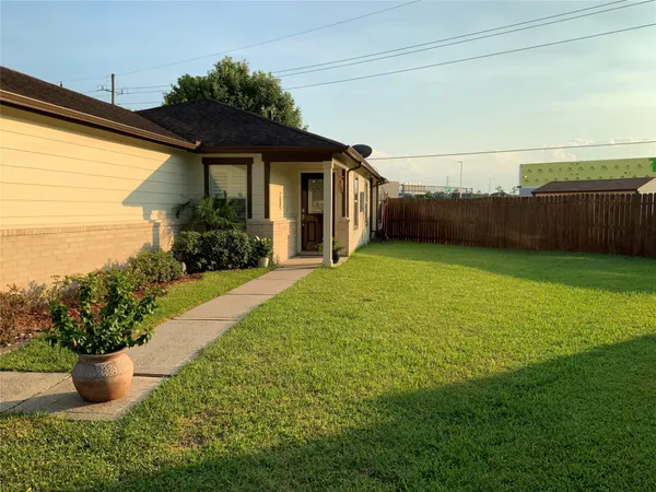 $1,970 | 15506 Red Pine Ridge Way, Houston, TX 77049