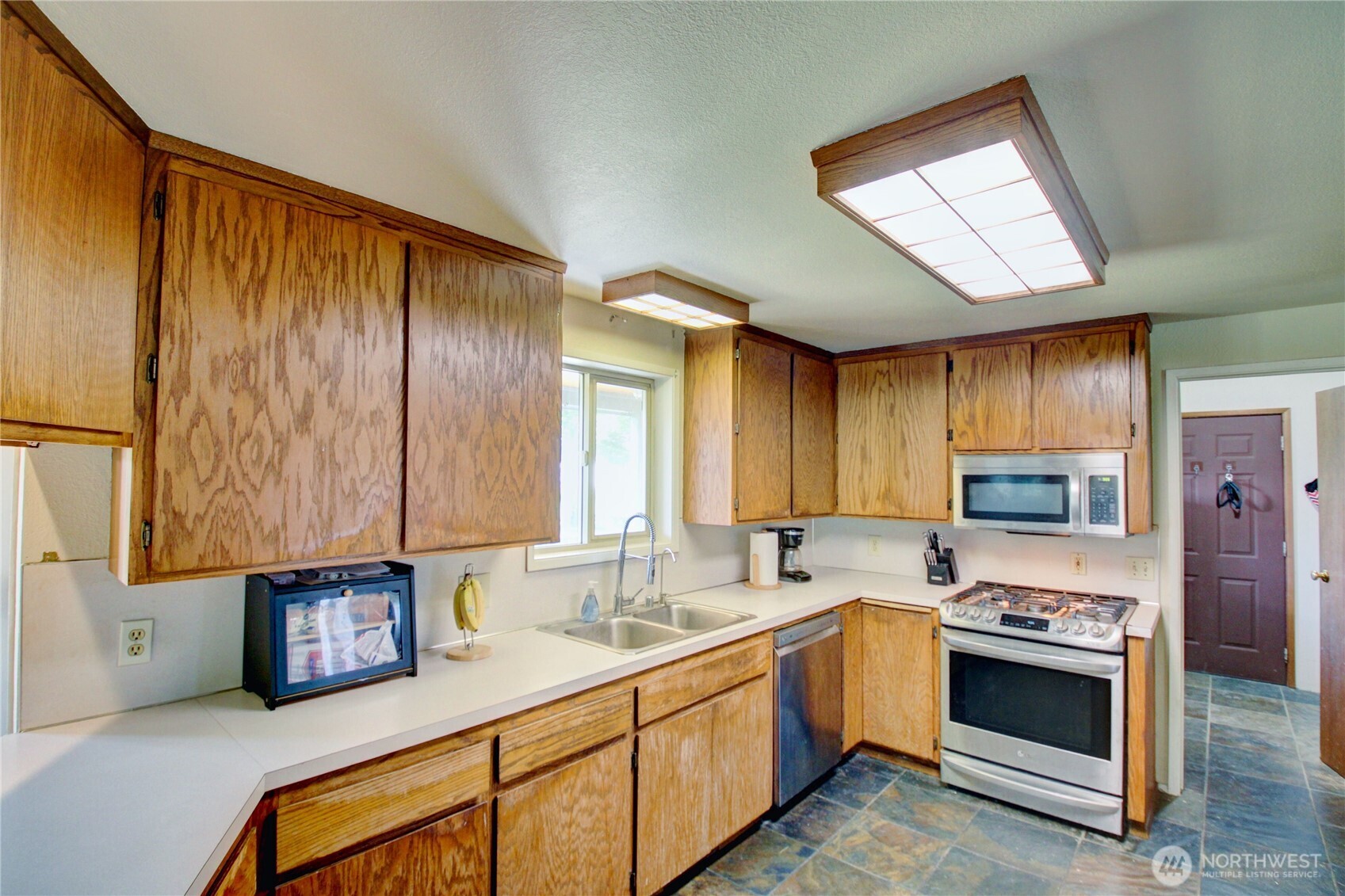 3046 Old Highway 99 North Road Burlington, WA 98233 - Photo 22 of 39