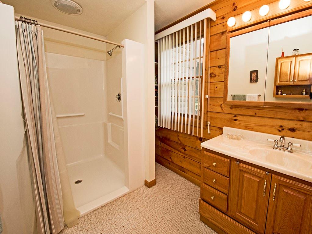 46 Henry Road Tarentum, PA 15084 - Photo 14 of 23 1st floor Master Bathroom en suite- that is handicap accessible.