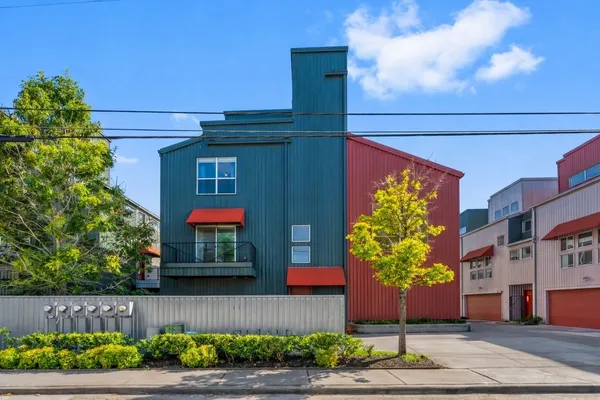 $2,900 | 3012 Commerce Street, Houston, TX 77003
