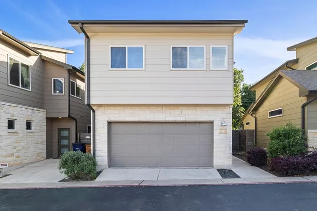 $2,900 | 6800 Menchaca Road, Unit 22, Austin, TX 78745