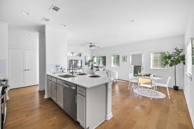 $2,900 | 6800 Menchaca Road, Unit 22, Austin, TX 78745