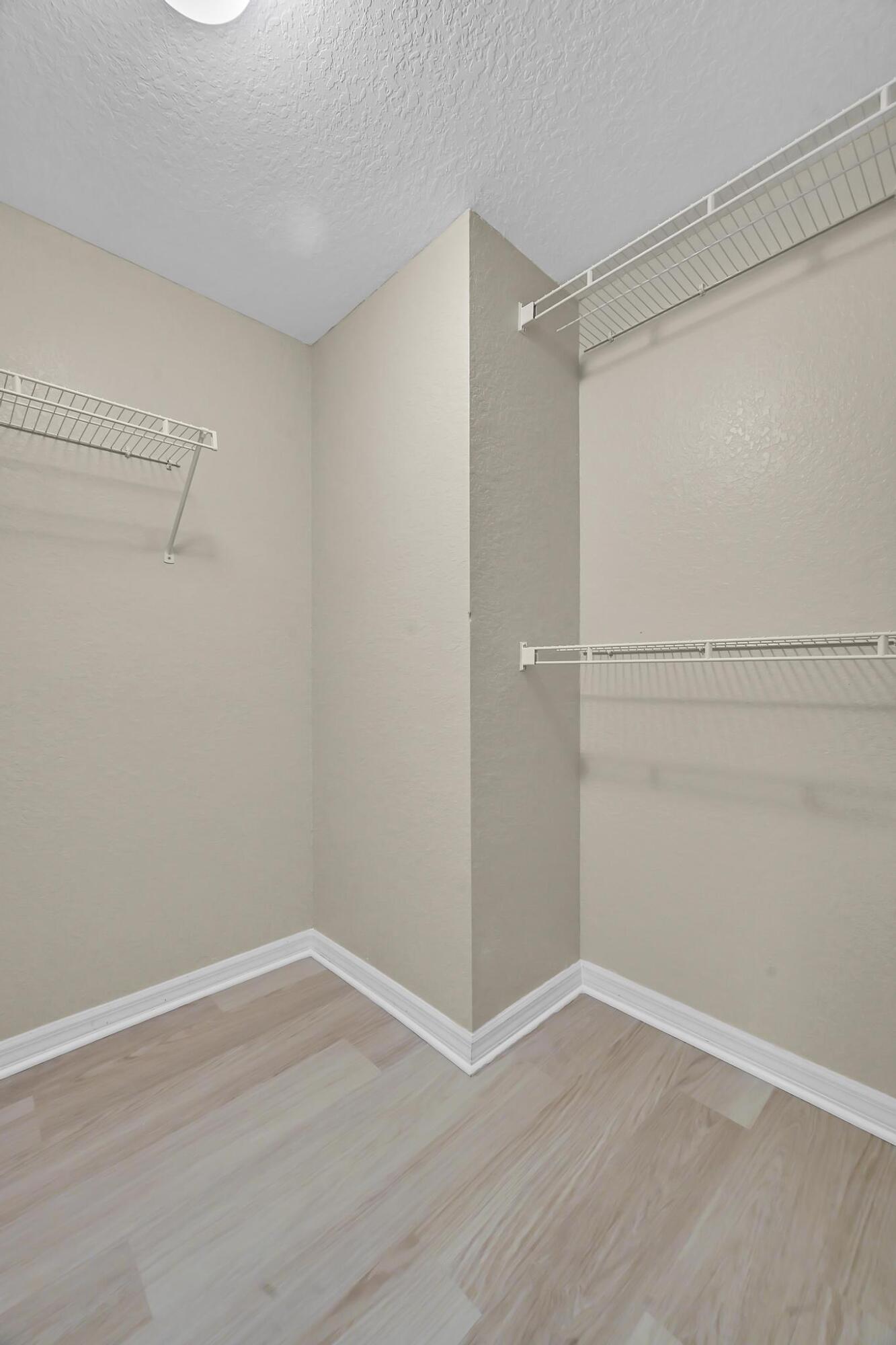 196 Southeast Kitching Circle Stuart, FL 34994 - Photo 14 of 27 Z63_3302