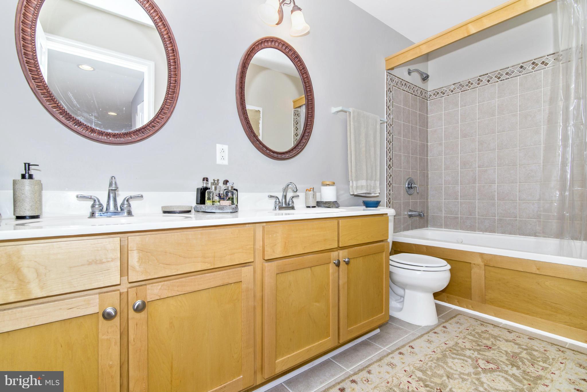 14280 Ridenour Road Smithsburg, MD 21783 - Photo 19 of 30 Full Hall bath