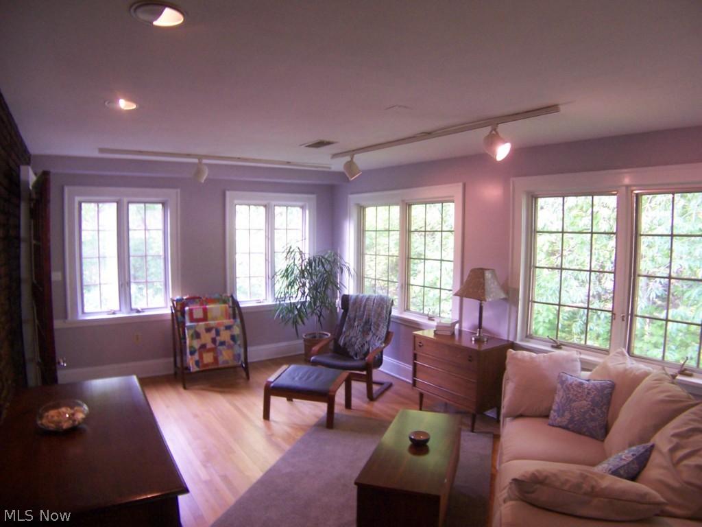 2924 East Overlook Road Cleveland, OH 44118 - Photo 16 of 23 Gallery Image 16