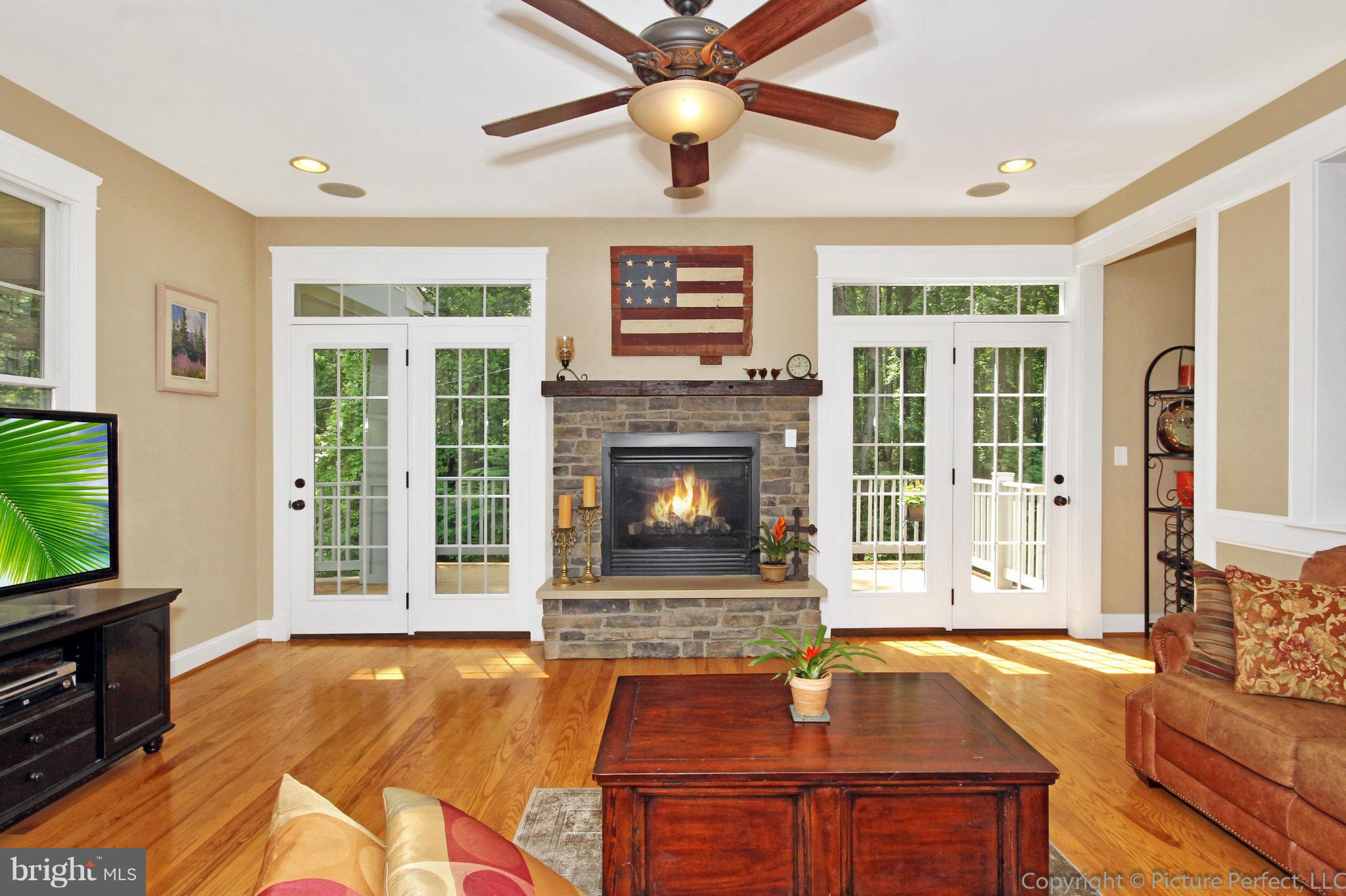 8904 Indian Springs Road Frederick, MD 21702 - Photo 12 of 30 Living Room