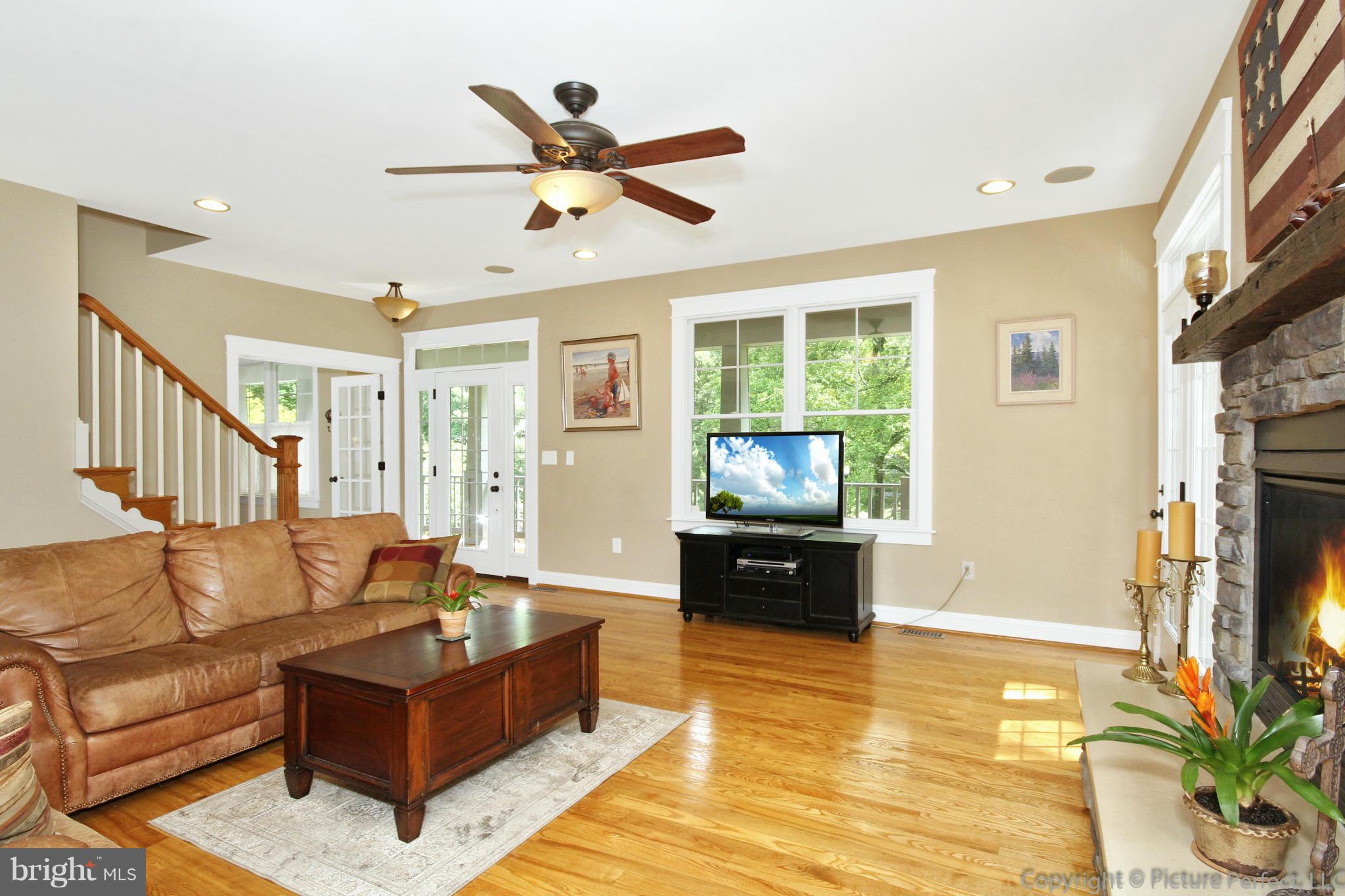 8904 Indian Springs Road Frederick, MD 21702 - Photo 13 of 30 Living Room