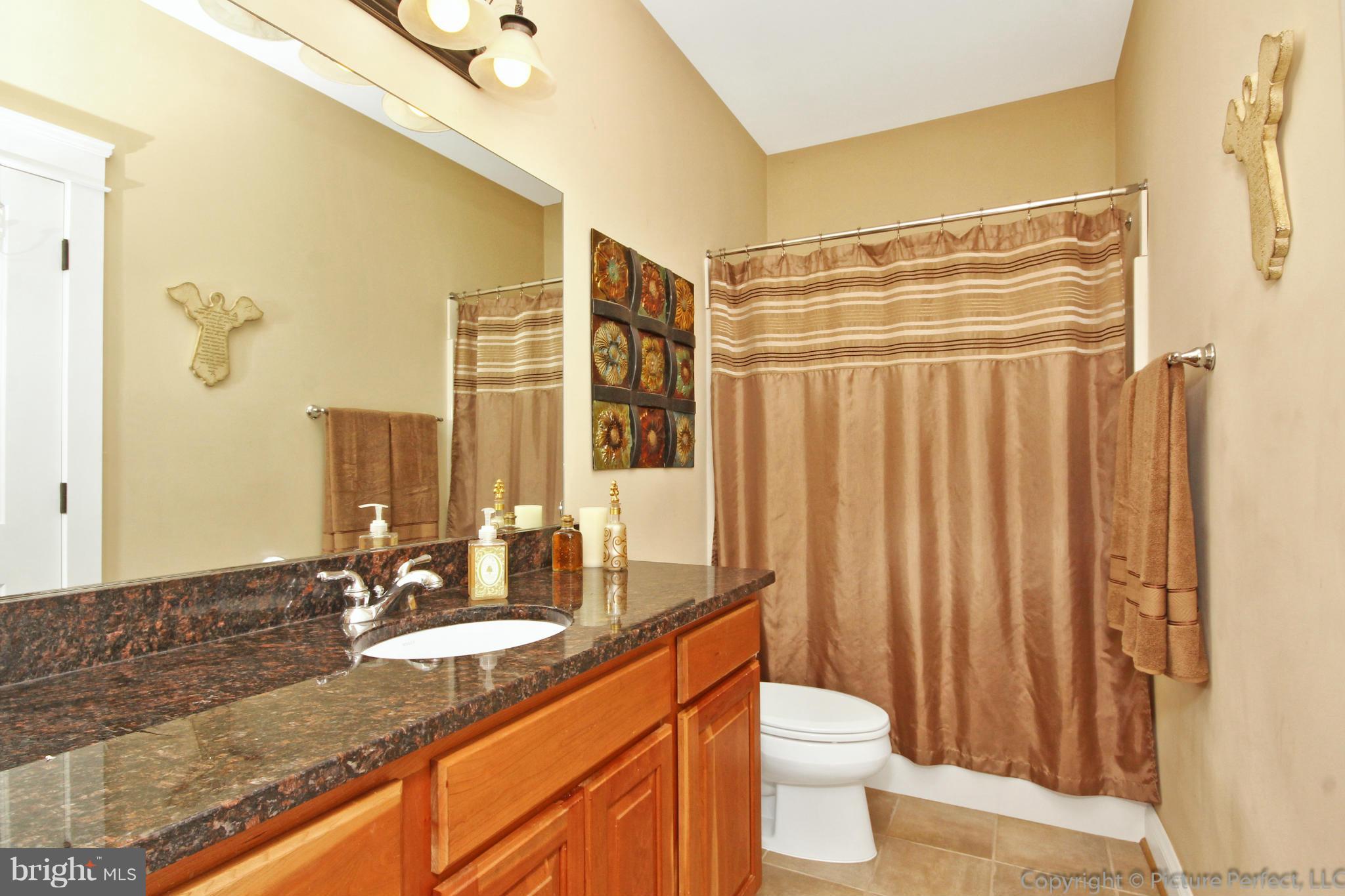 8904 Indian Springs Road Frederick, MD 21702 - Photo 15 of 30 Bath