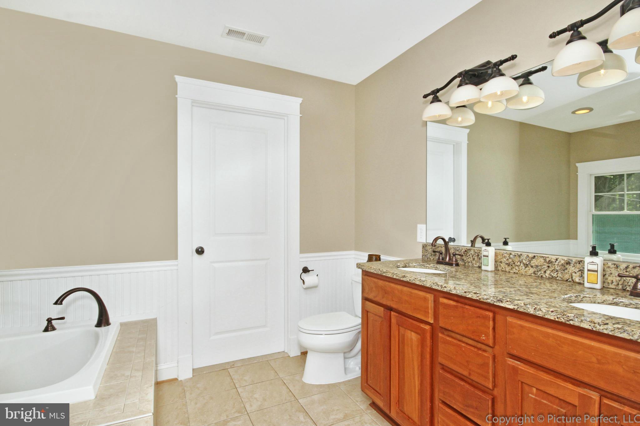 8904 Indian Springs Road Frederick, MD 21702 - Photo 20 of 30 Bath (Master)