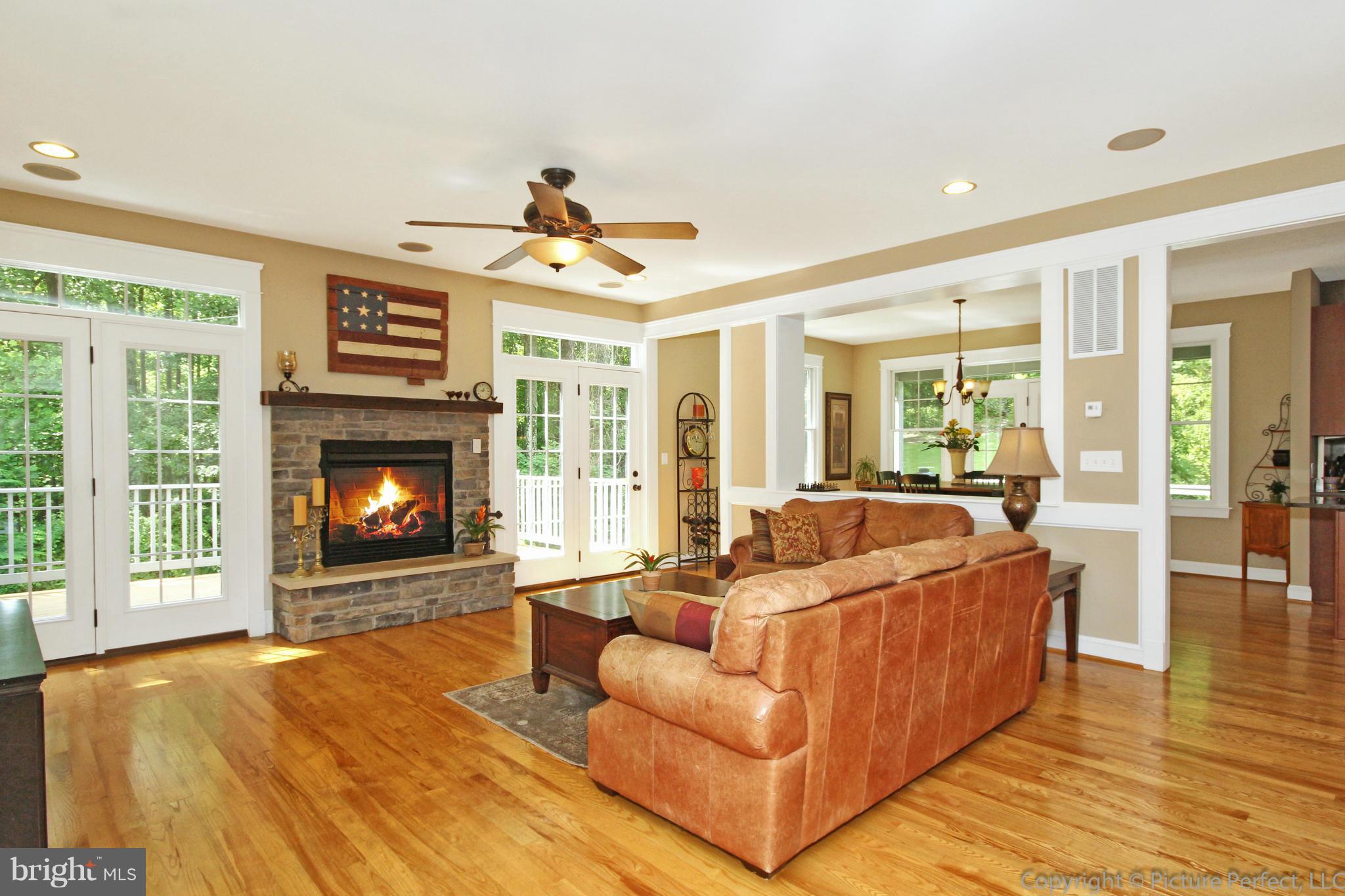 8904 Indian Springs Road Frederick, MD 21702 - Photo 9 of 30 Living Room
