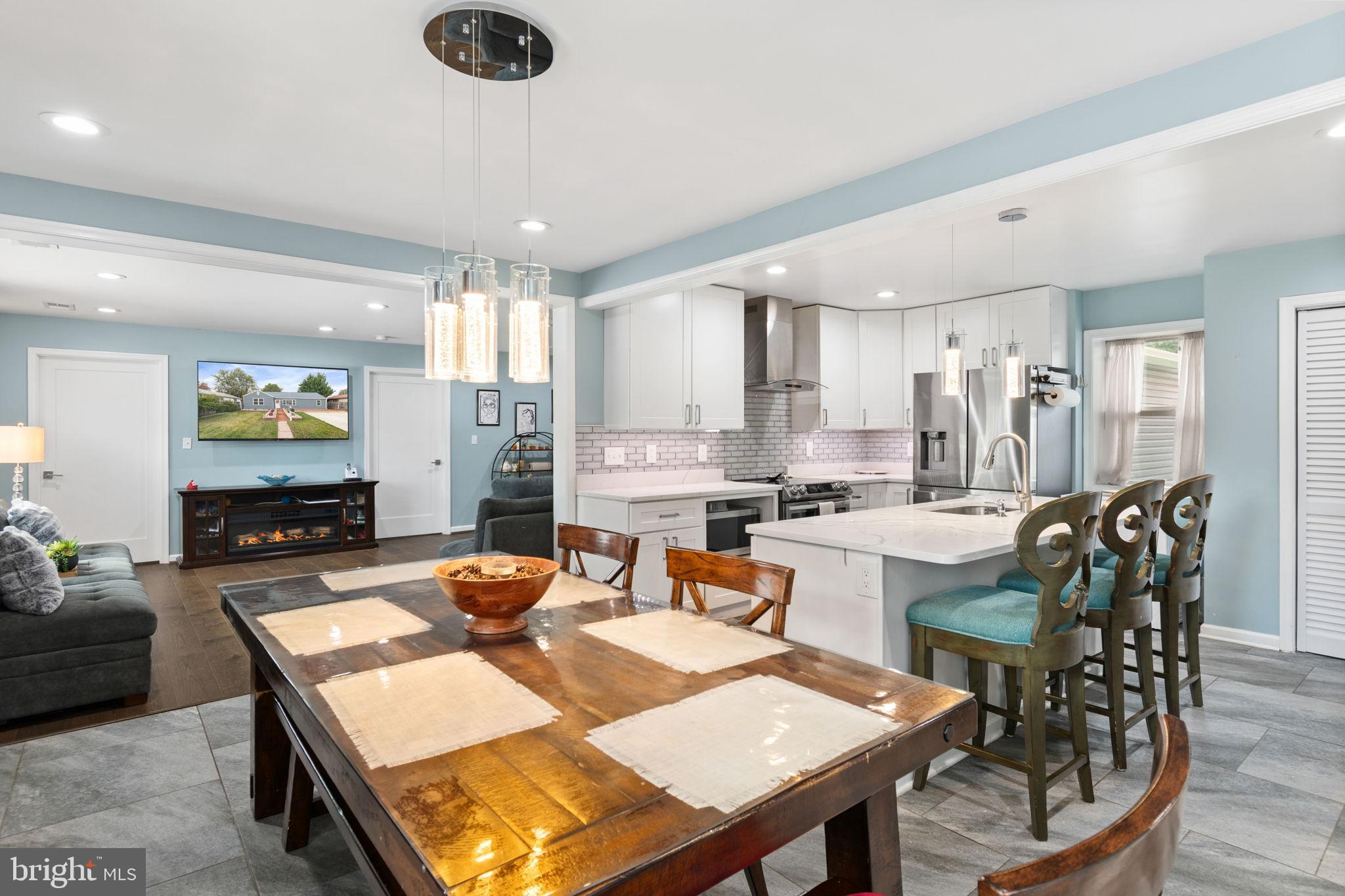 608 Blue Ridge Avenue Northeast Leesburg, VA 20176 - Photo 2 of 38 Open concept
