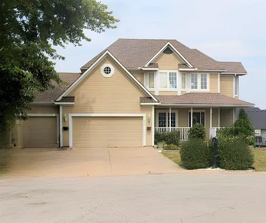 $336,000 | 952 Northwest Maplewood Court, Grain Valley, MO 64029