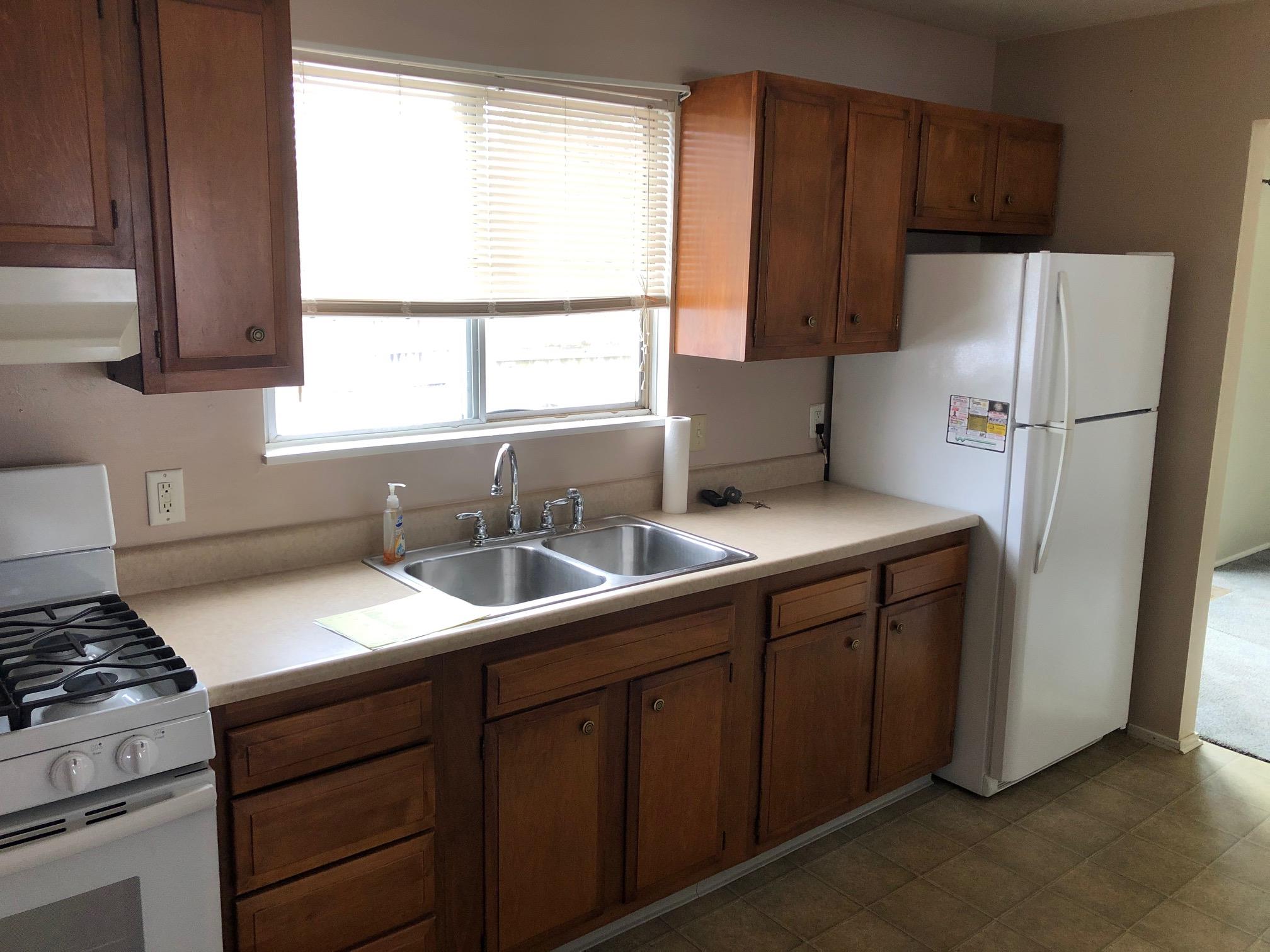 1307 Rochester Boulevard Rochester, IN 46975 - Photo 3 of 11