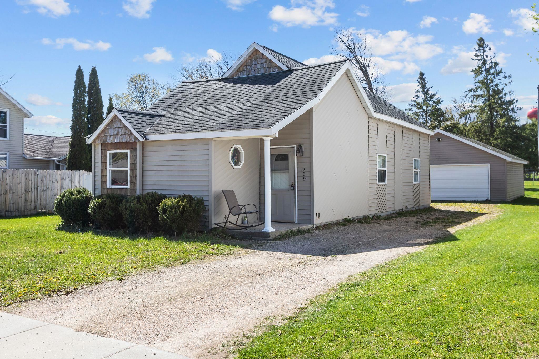 219 2nd Street Manawa, WI 54949 - Photo 1 of 34