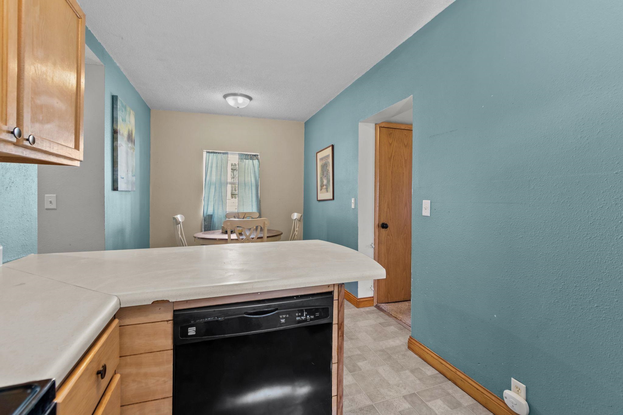 219 2nd Street Manawa, WI 54949 - Photo 12 of 34