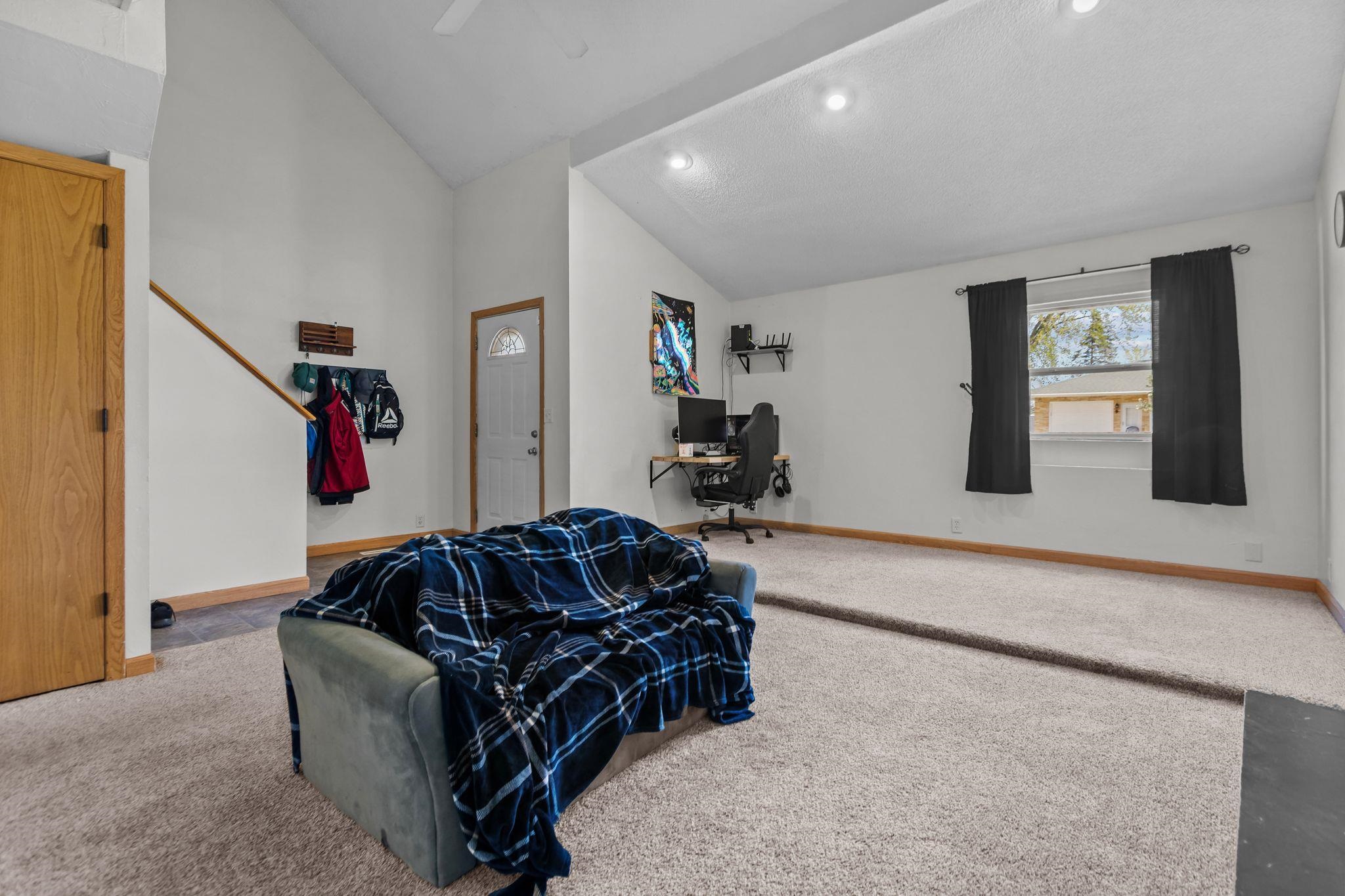 219 2nd Street Manawa, WI 54949 - Photo 6 of 34