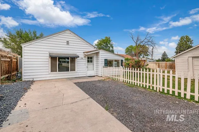 $209,900 | 908 Yakima Avenue, Filer, ID 83328