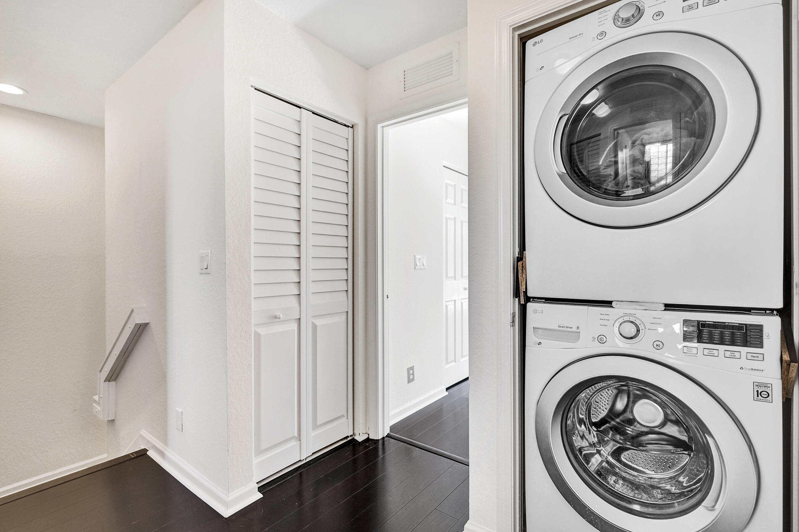 4533 Danson Way Delray Beach, FL 33445 - Photo 52 of 92 a utility room with dryer and washer