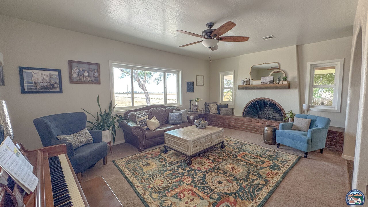1953 Bowker Road El Centro, CA 92243 - Photo 5 of 31 Gallery Image 5