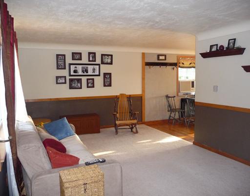 355 Zion Church Road Alverton, PA 15612 - Photo 5 of 25 Living Room. Spacious Living Room