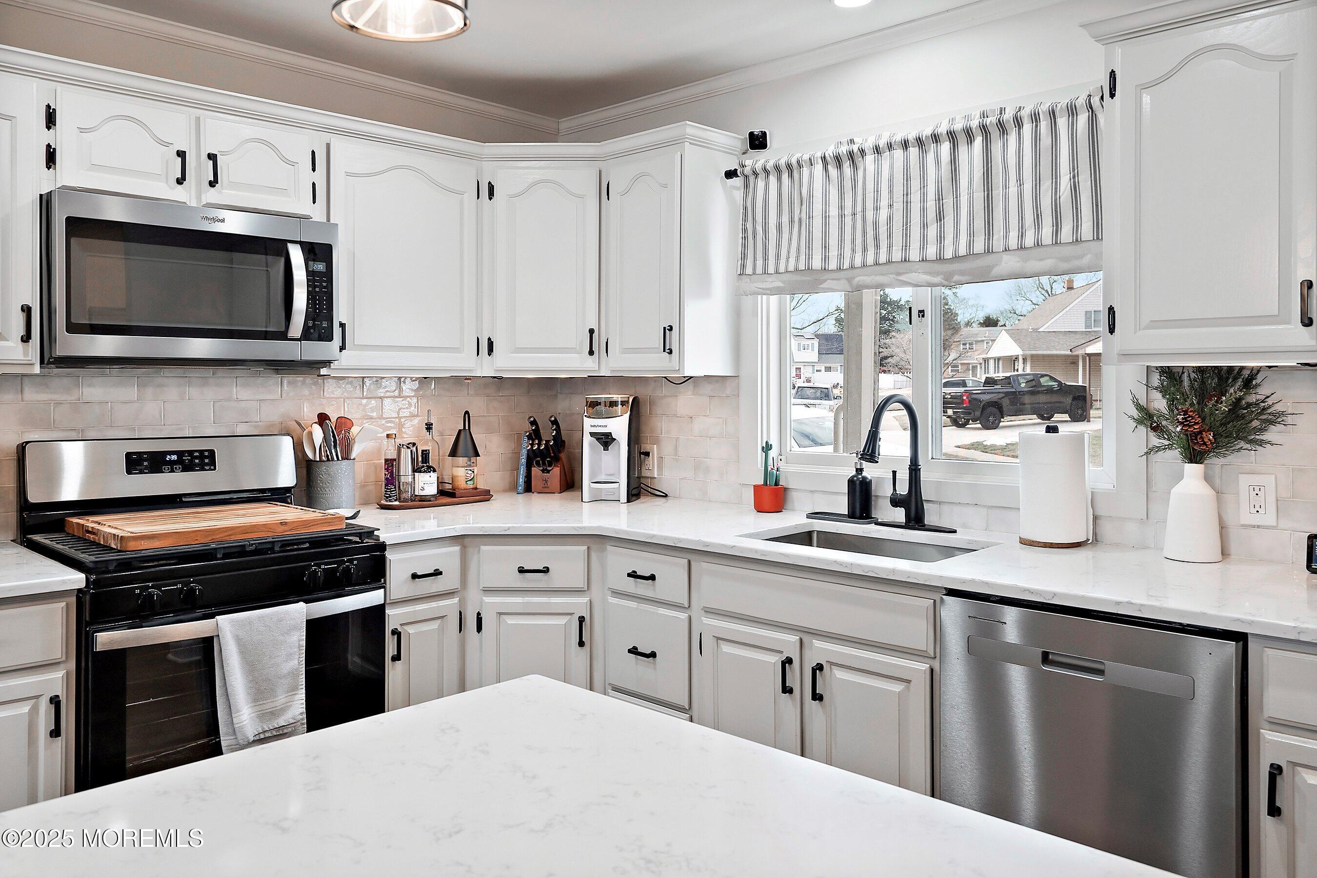 7 Downing Road Hamilton, NJ 08690 - Photo 8 of 32 08-Kitchen 1B