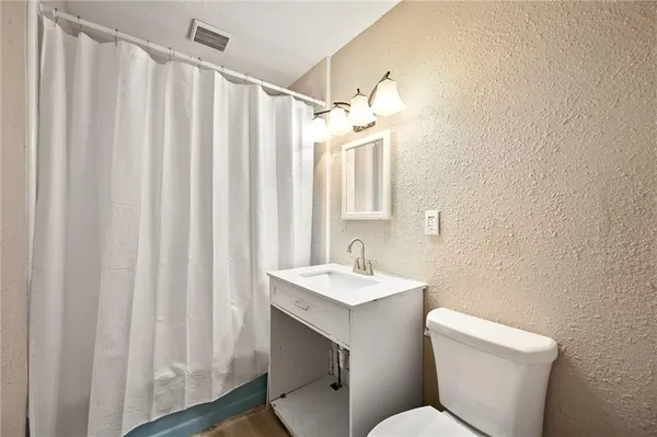 $179,500 | 8809 East 73rd Street, Raytown, MO 64133