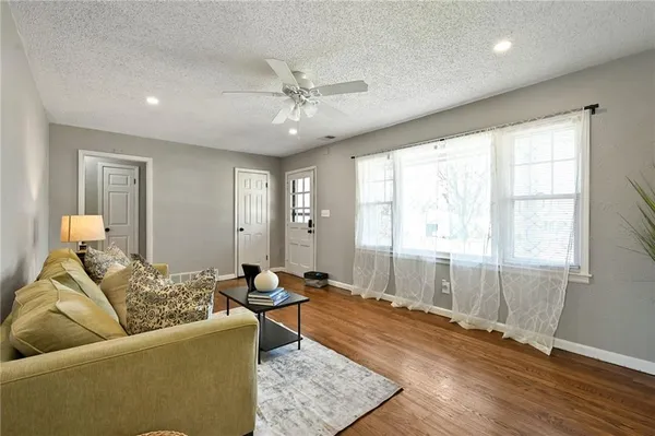 $179,500 | 8809 East 73rd Street, Raytown, MO 64133