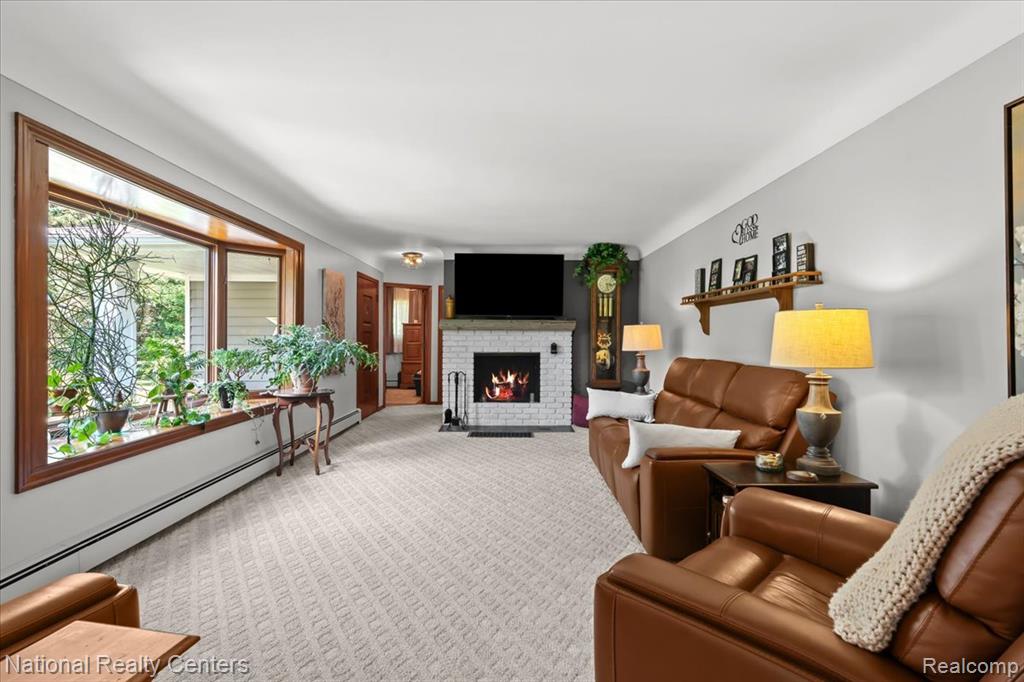 1785 Middle Road Highland, MI 48357 - Photo 8 of 50