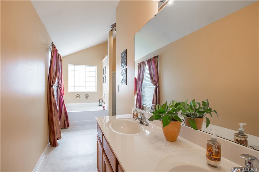 1608 Flagsworth Road Clover, SC 29710 - Photo 19 of 26 Gallery Image 19
