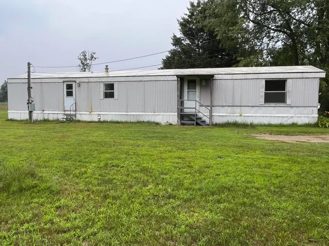 $79,000 | 975 North Dickinson Avenue, Hesperia, MI 49421
