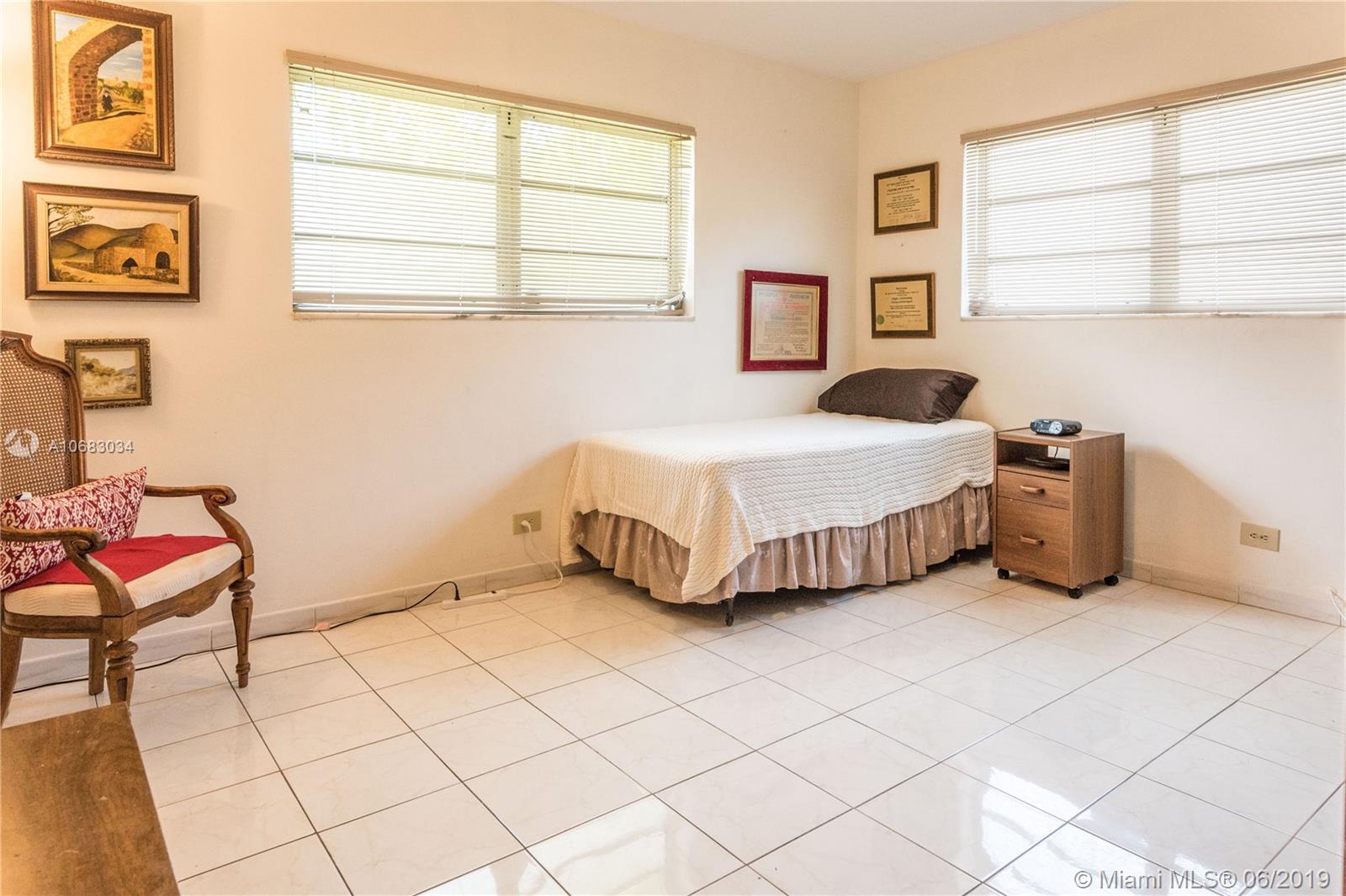 1330 Cleveland Road Miami Beach, FL 33141 - Photo 22 of 31