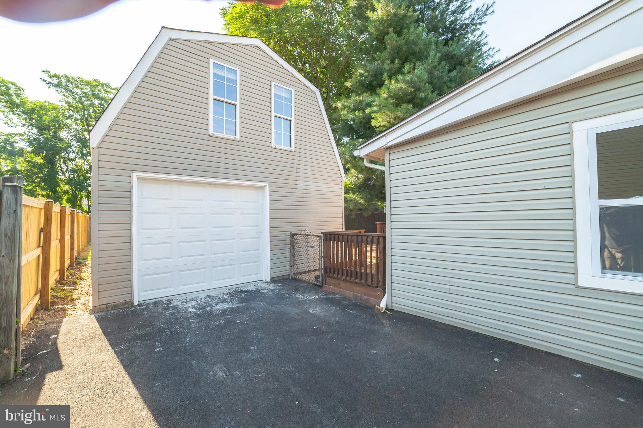 7731 West Shore Road Pasadena, MD 21122 - Photo 3 of 30 Exterior (General)