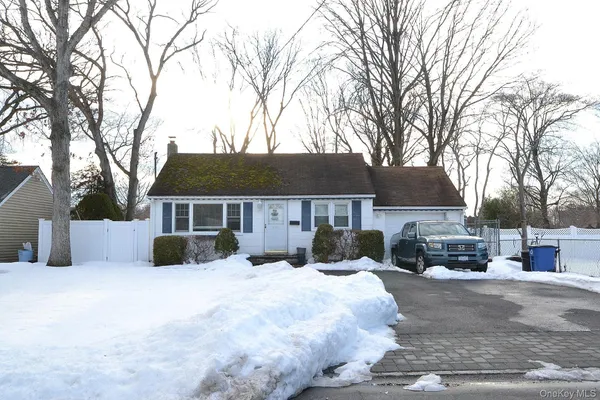 $499,990 | 1362 Ackerson Boulevard, Bay Shore, NY 11706