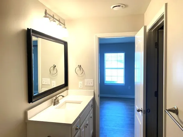 $299,900 | 619 East Lane Street, Unit 619 GARAGE #4, Shelbyville, TN 37160
