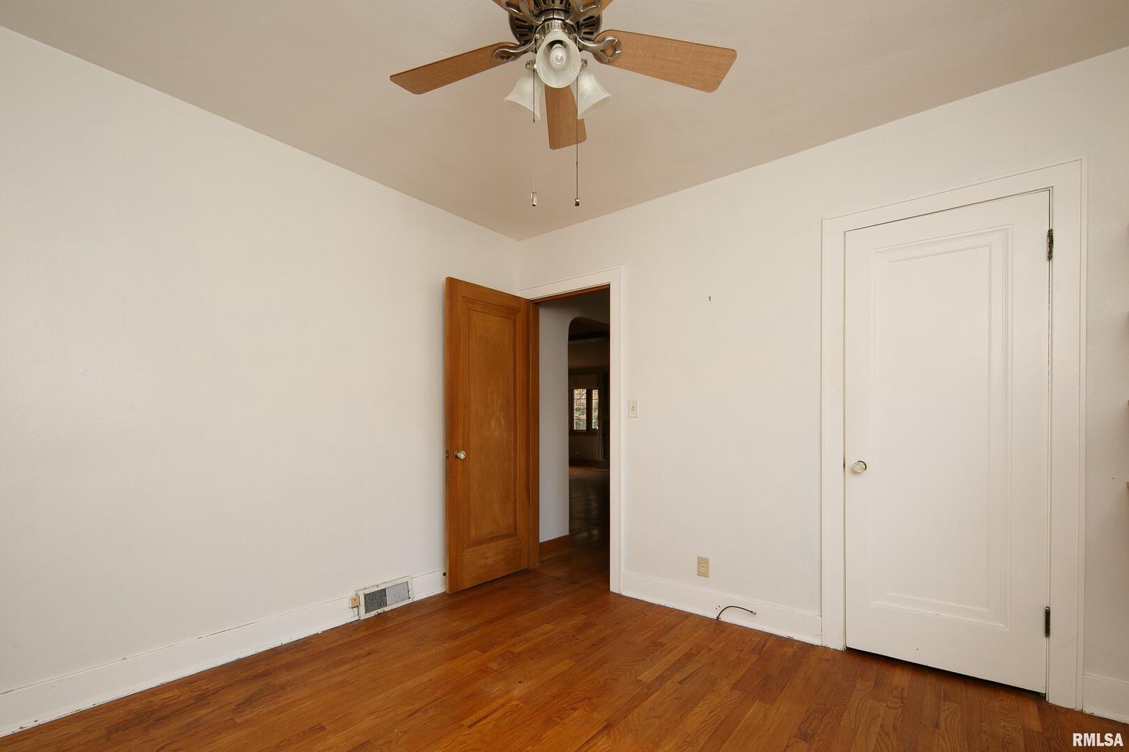 2911 25th Avenue Moline, IL 61265 - Photo 16 of 28