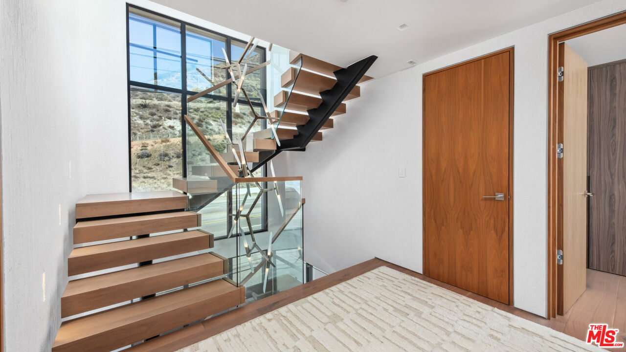 18954 Pacific Coast Highway Malibu, CA 90265 - Photo 20 of 70