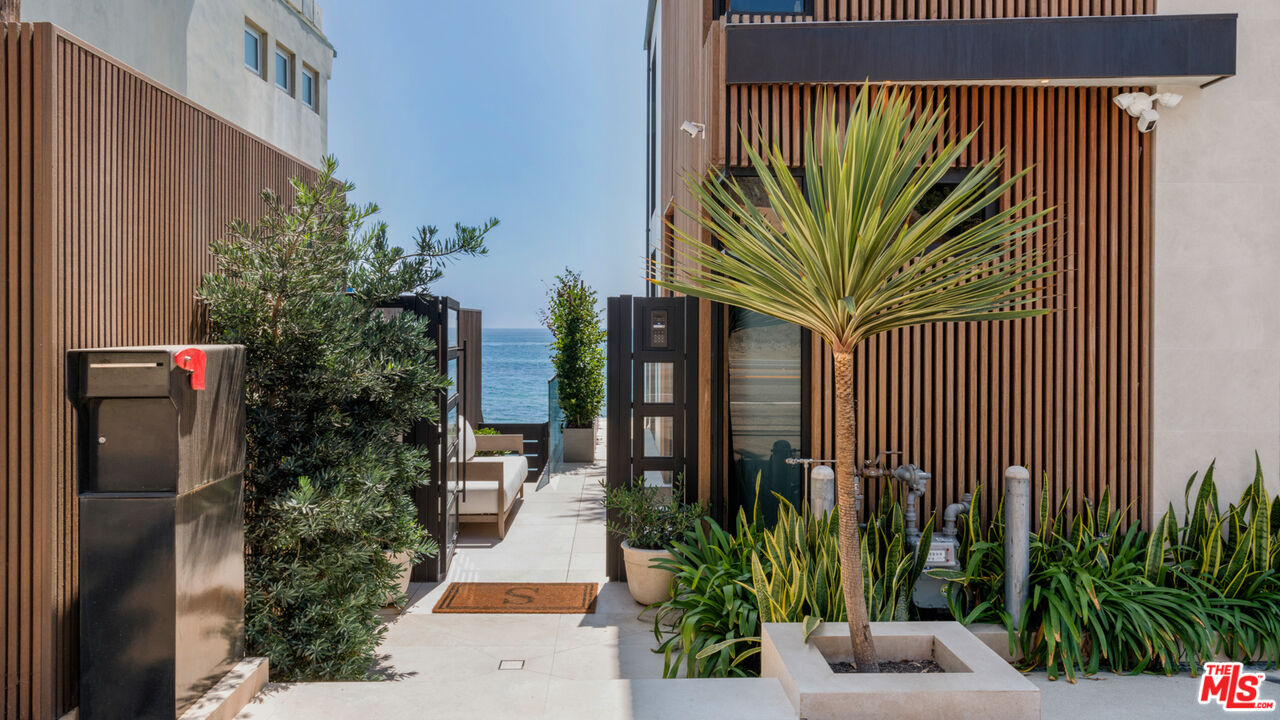 18954 Pacific Coast Highway Malibu, CA 90265 - Photo 5 of 70