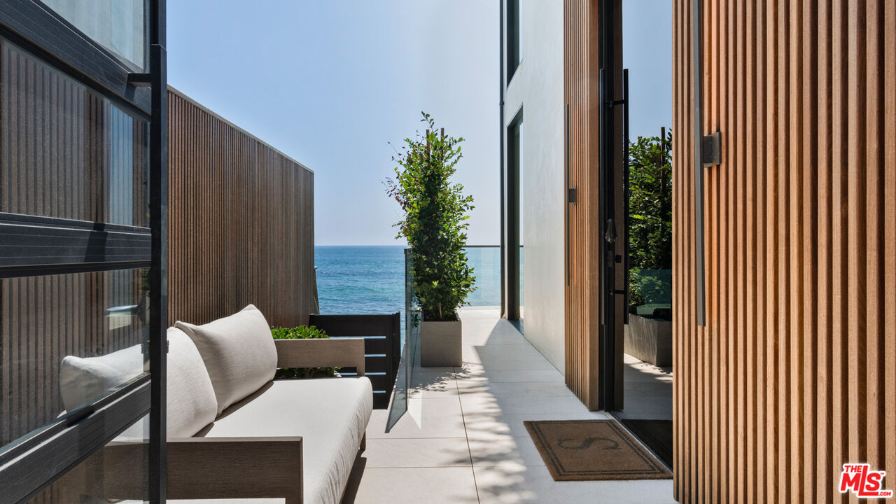 18954 Pacific Coast Highway Malibu, CA 90265 - Photo 6 of 70