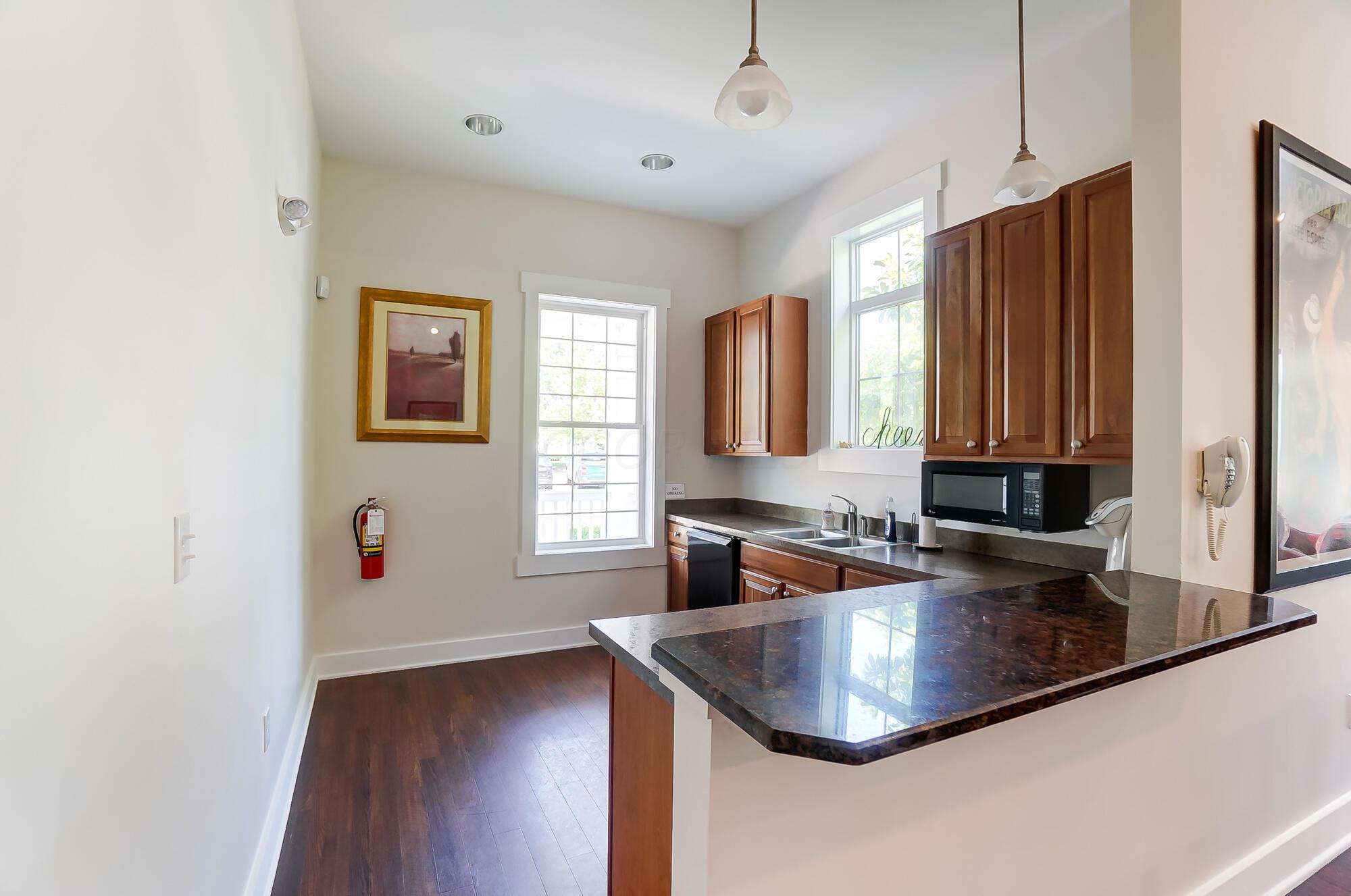 6127 Rackley Way Westerville, OH 43081 - Photo 50 of 55 054